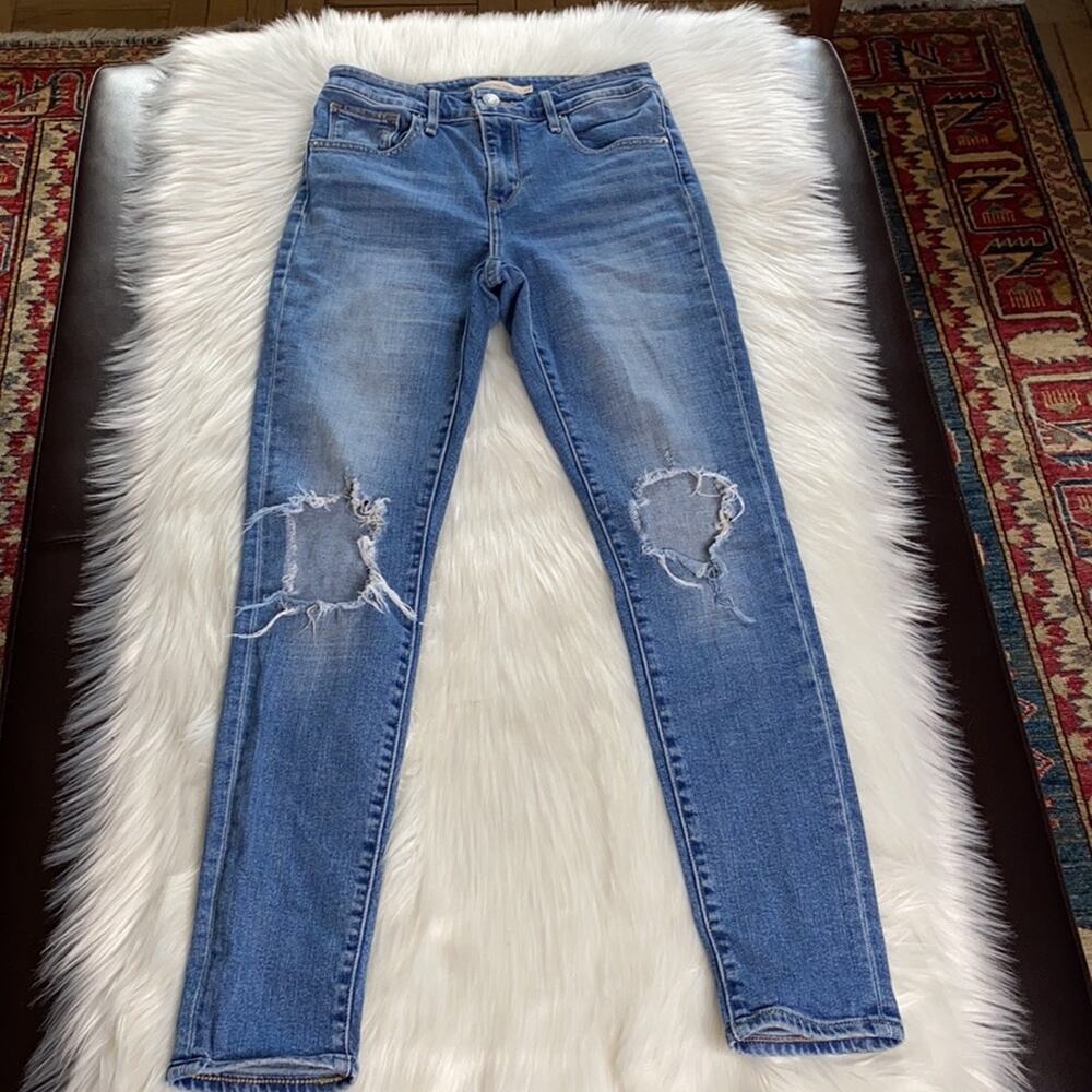 Levi’s 721 Ripped Knee High Rise Skinny Jeans